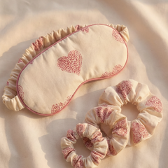 Unstructured Hearts Sleep mask & Scrunchy